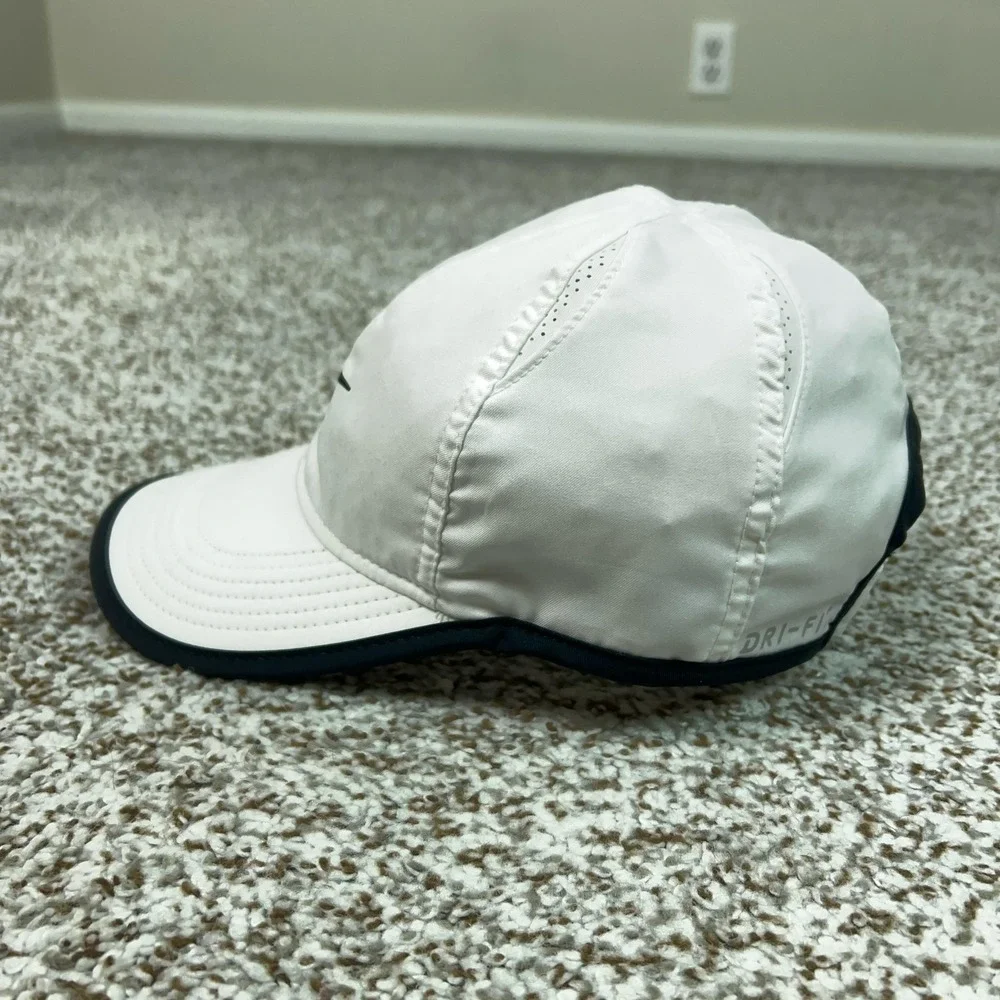 Nike‎ Hat Cap Strap Back Mens One Size White Featherlight Dri-FIT Running Swoosh